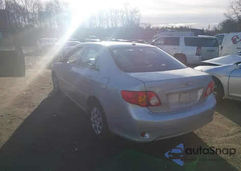 2010 Toyota Corolla Le z USA, uszkodzony, nr VIN 2T1BU4EE7AC273551